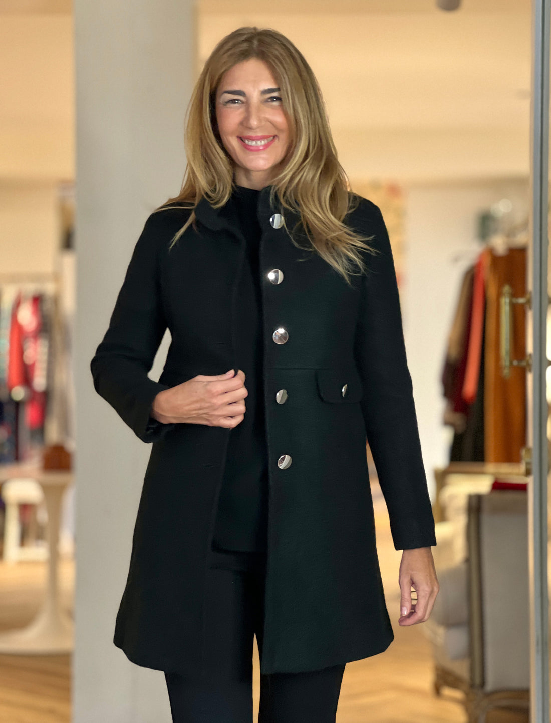 Abrigo ideal superfavorecedor negro