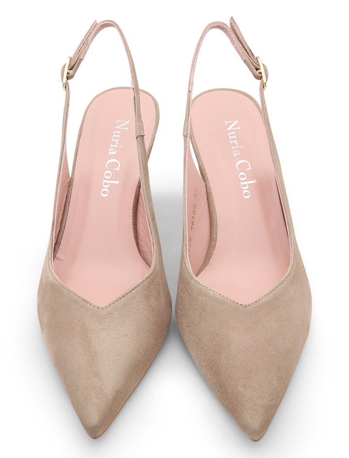 TAUPE FAVORING SALON