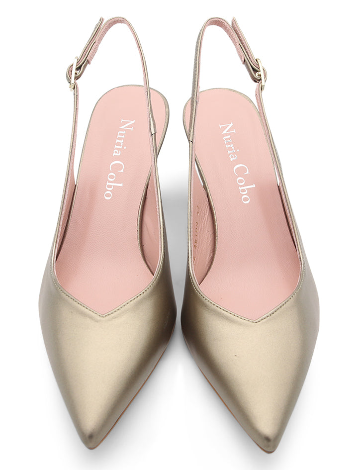 Salón favorecedor oro