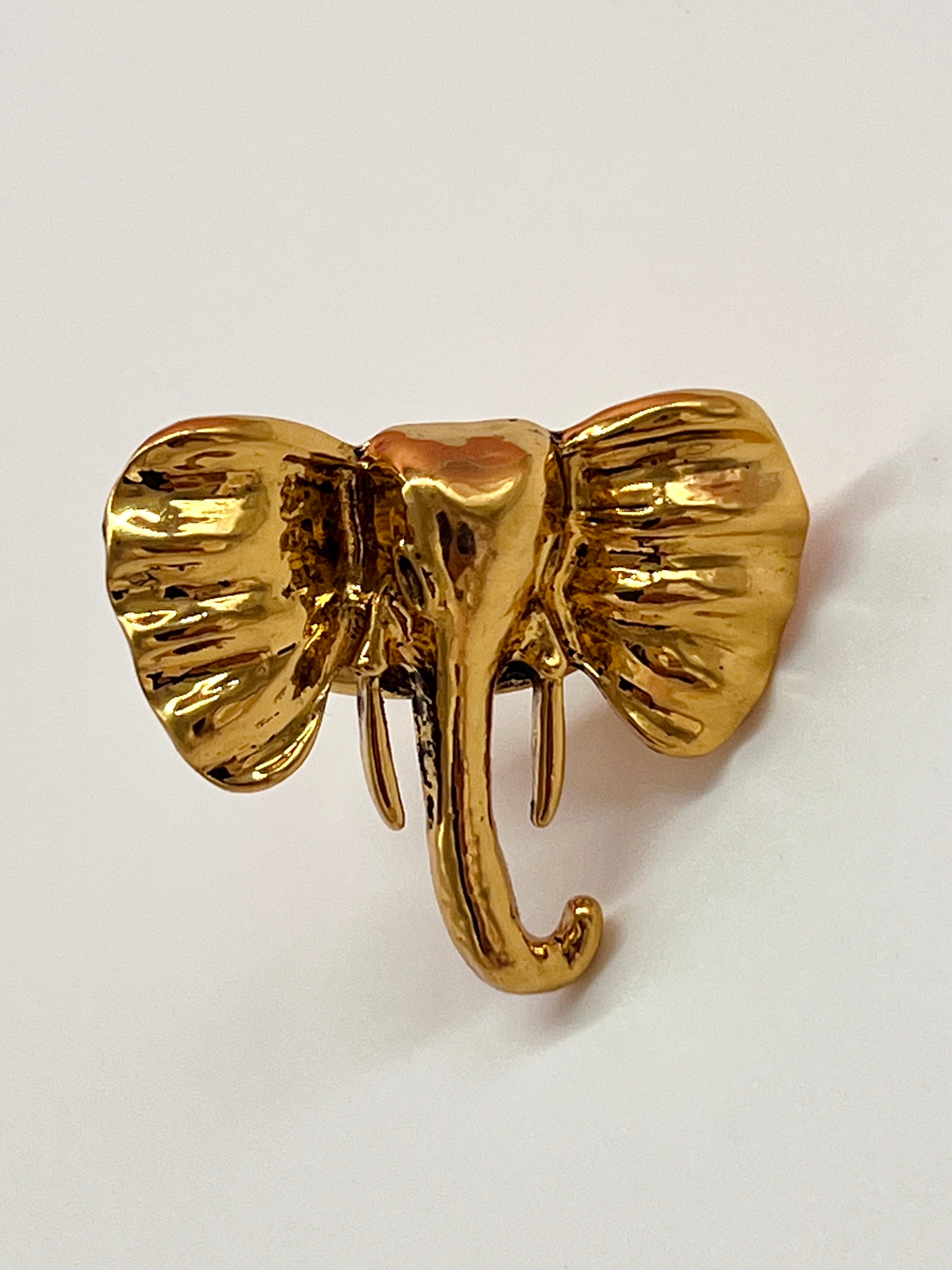 Anillo elefante dorado original y con estilo Nuria Cobo