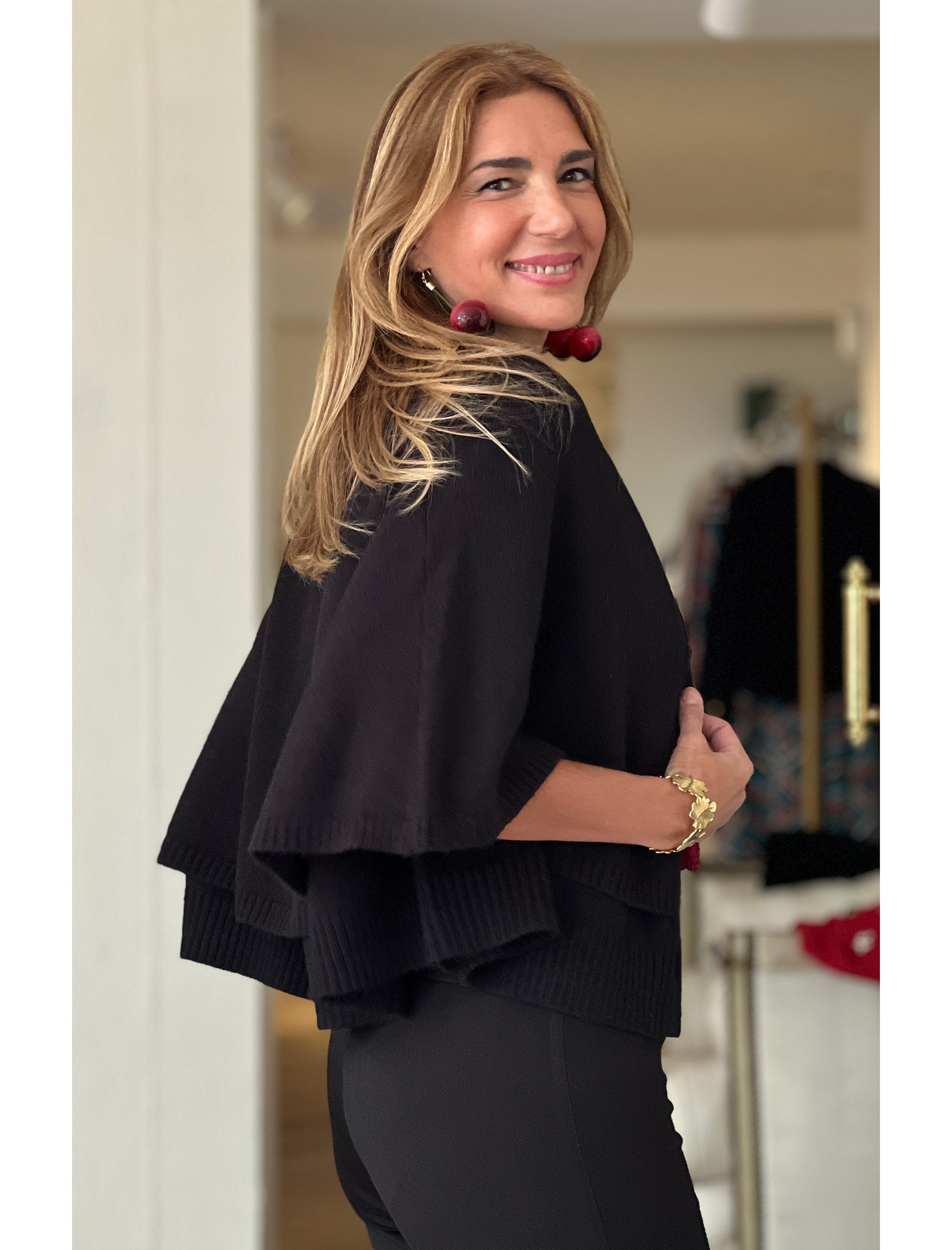 Capa de punto superchic negra