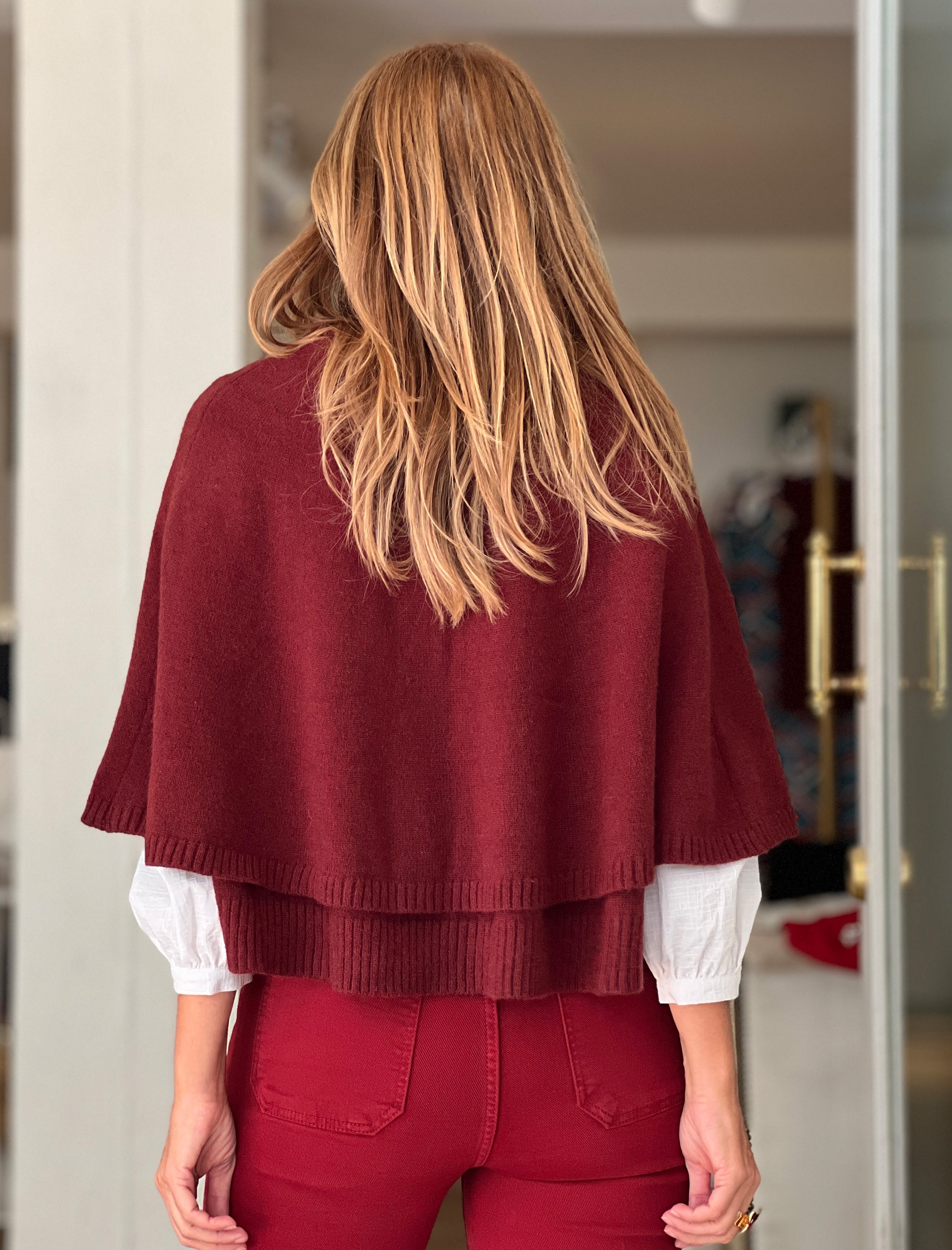 Capa de punto superchic burdeos