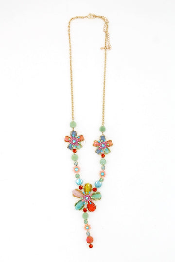 Collar artesanía floral