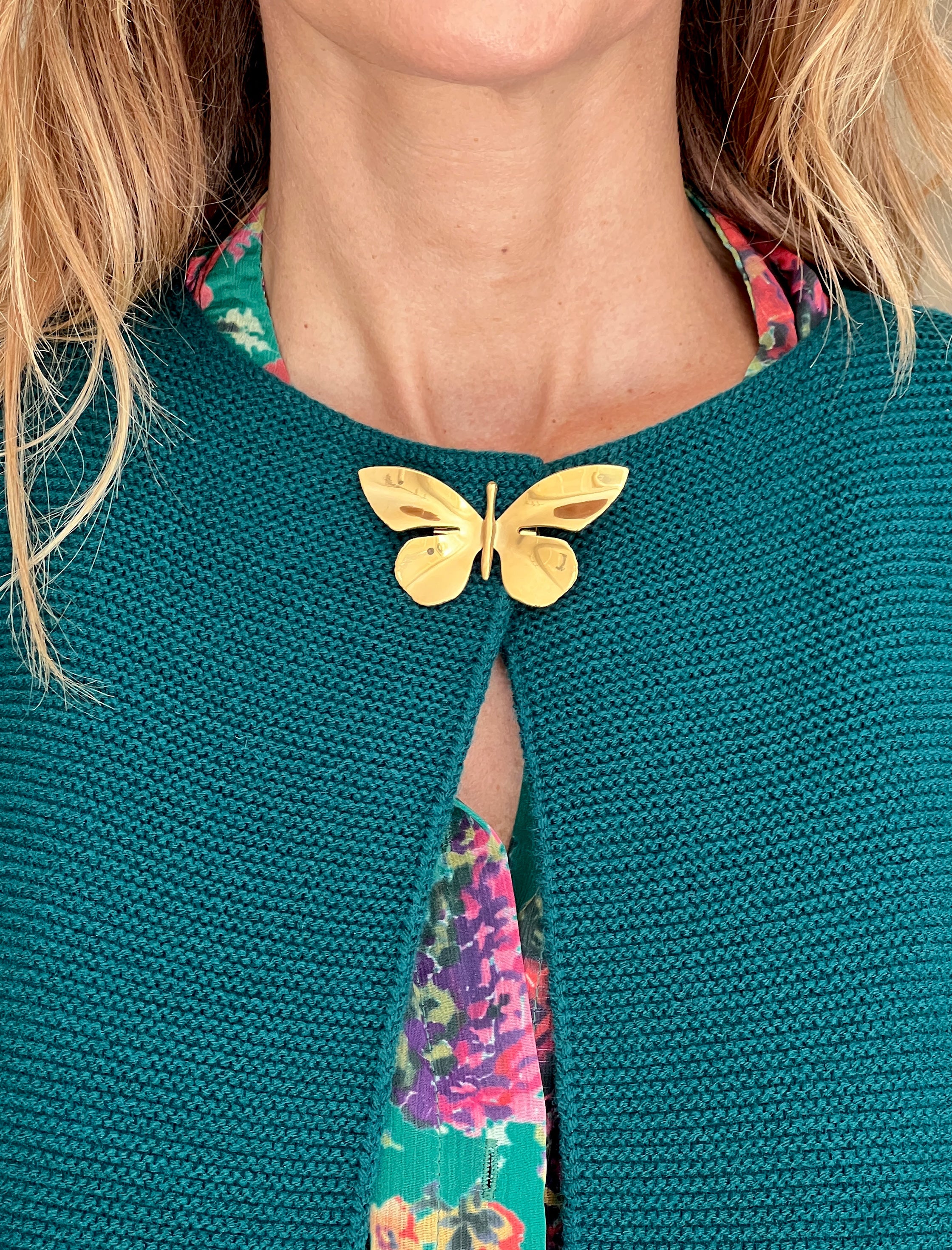 Broche mariposa dorada