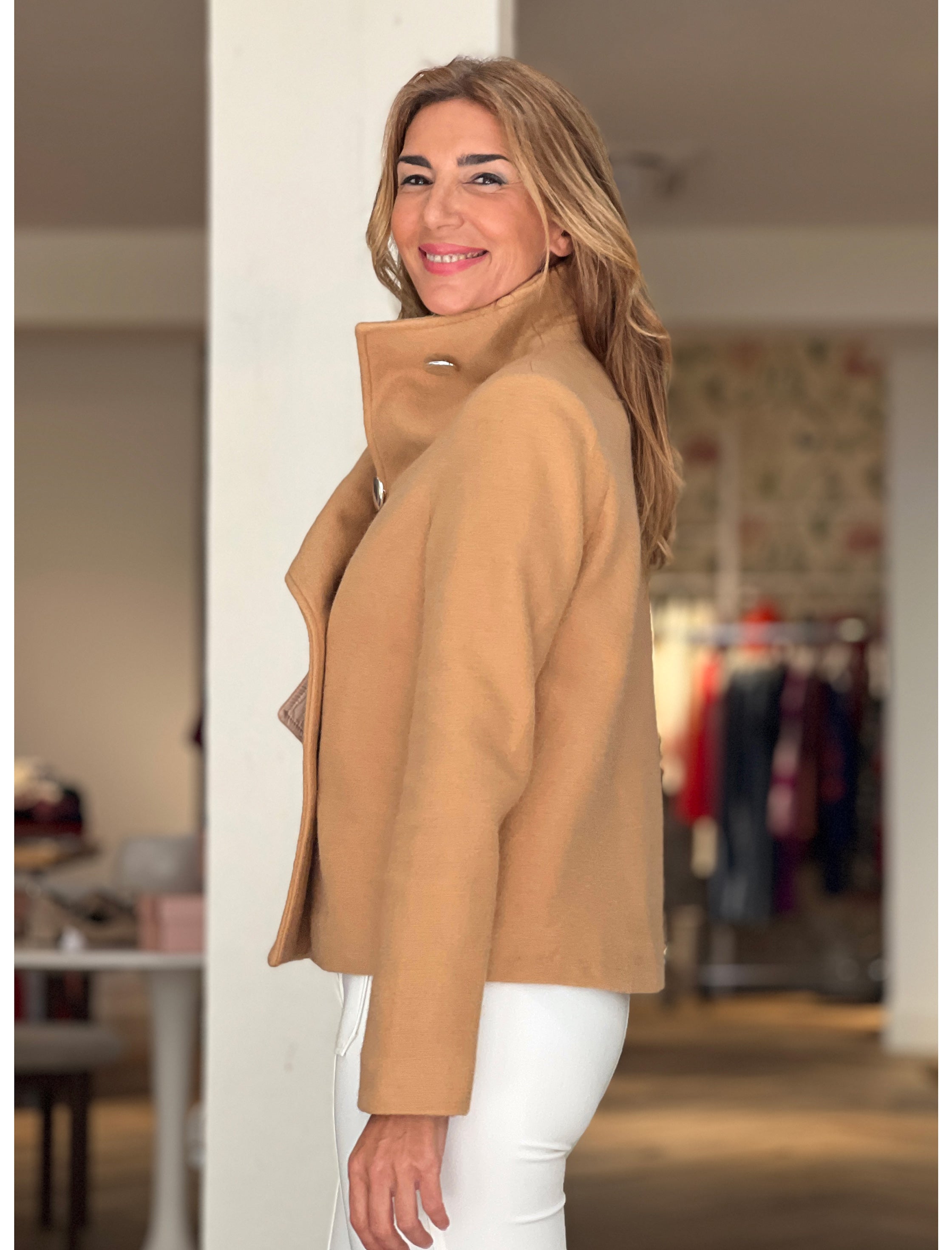 Chaqueta supersuave de botones camel