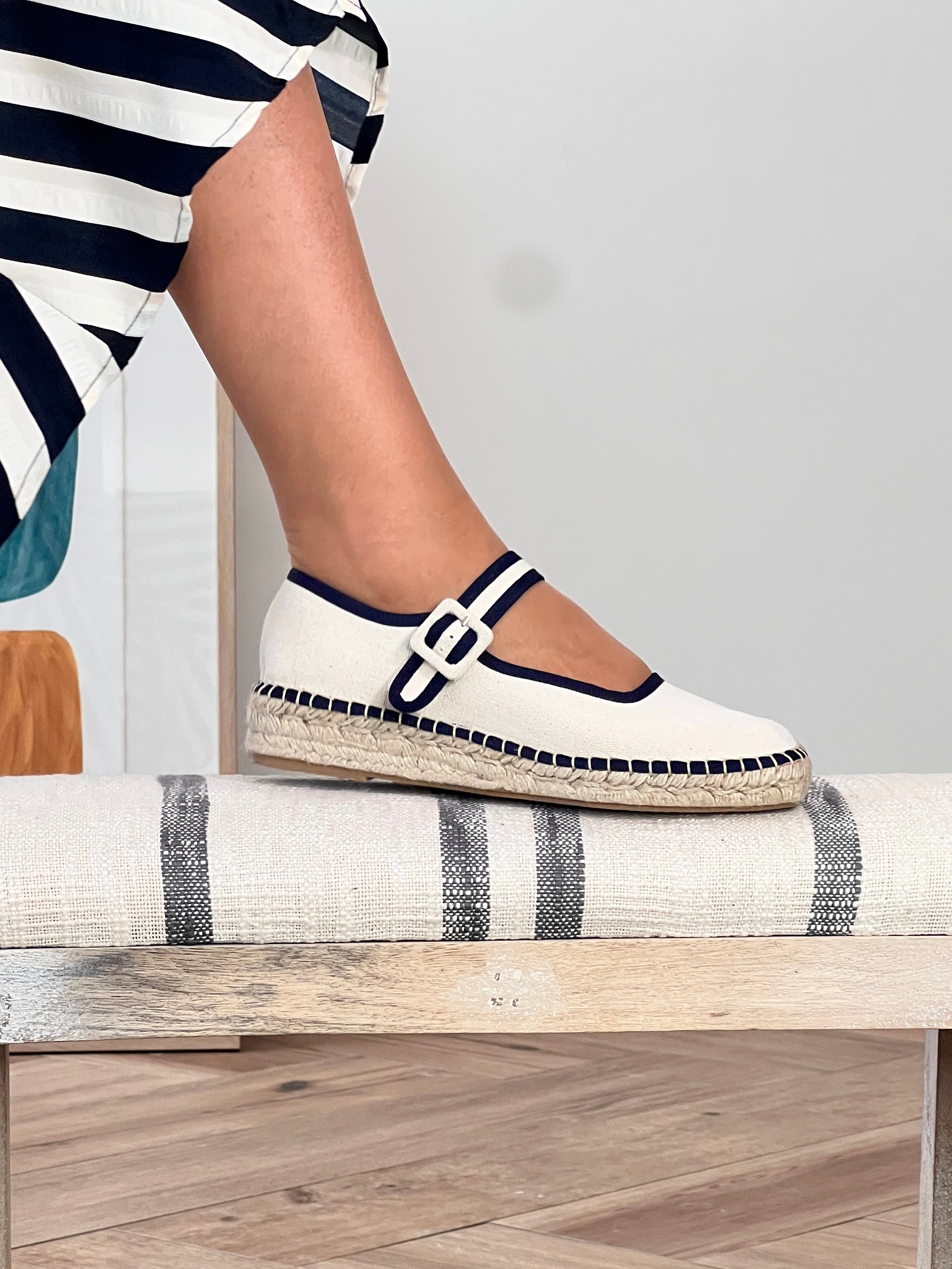 Alpargata de cuña Mary Janes Juanita blanco