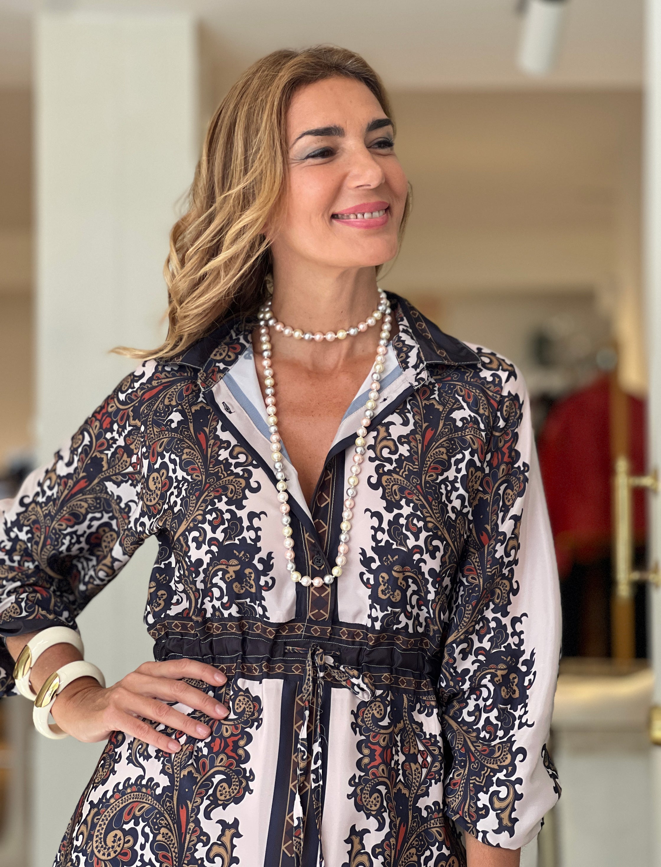 Brazalete oval blanco