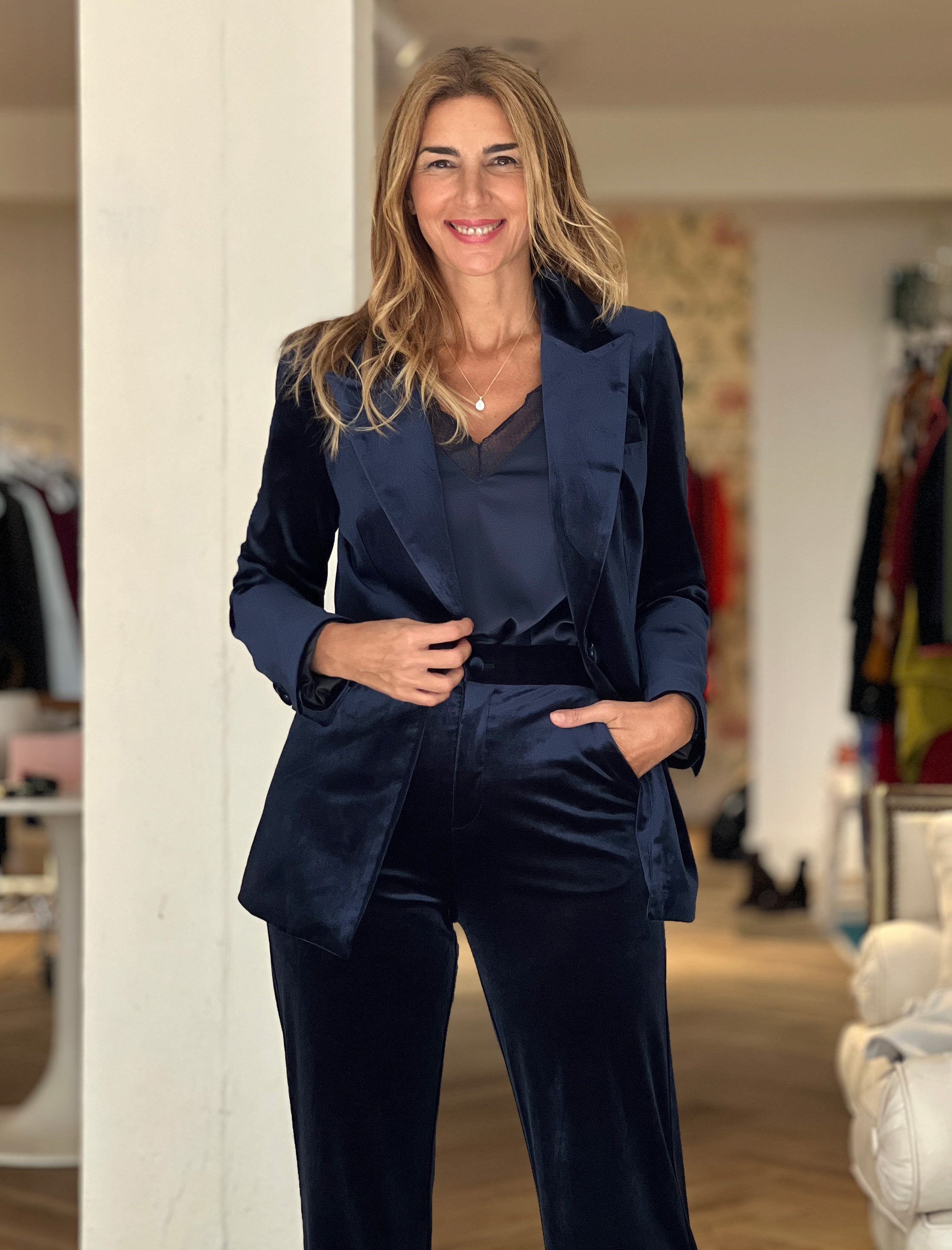 Look chaqueta y pantalón Ideal terciopelo azul