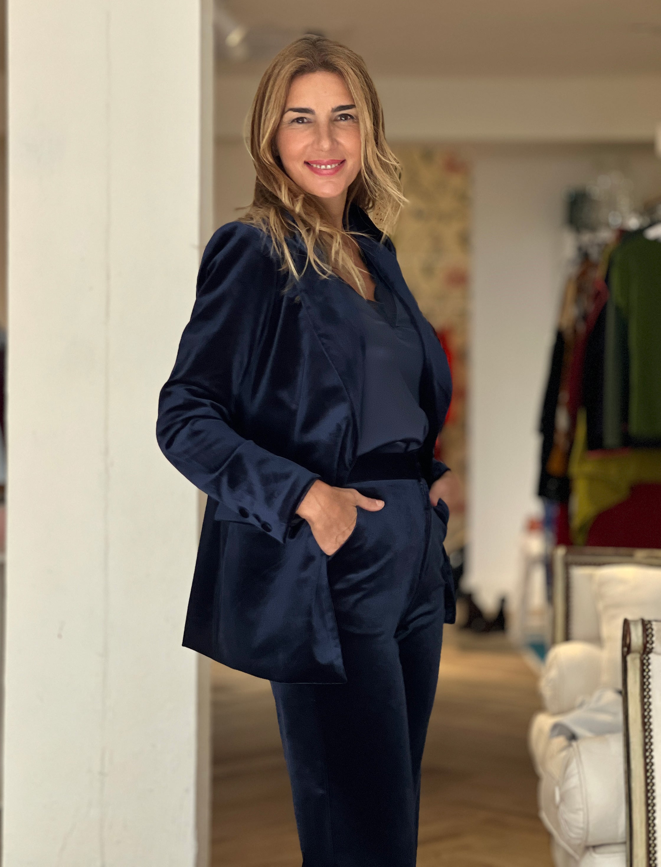 Look chaqueta y pantalón Ideal terciopelo azul