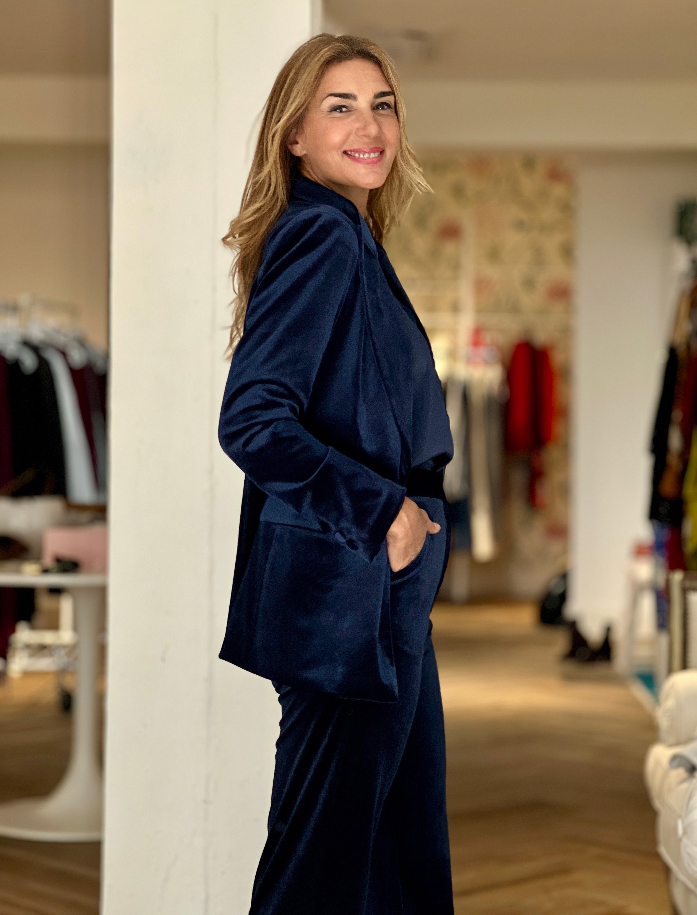 Look chaqueta y pantalón Ideal terciopelo azul