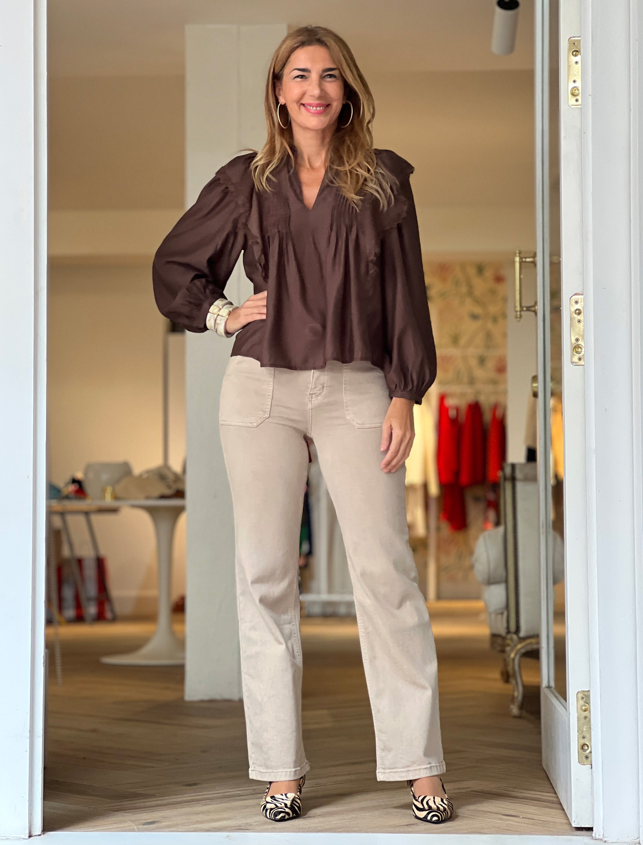 Pantalón vaquero beig talle alto