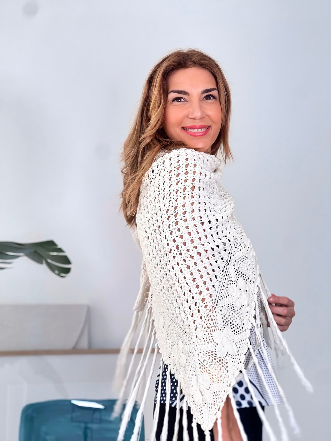 Mantón de crochet artesanal