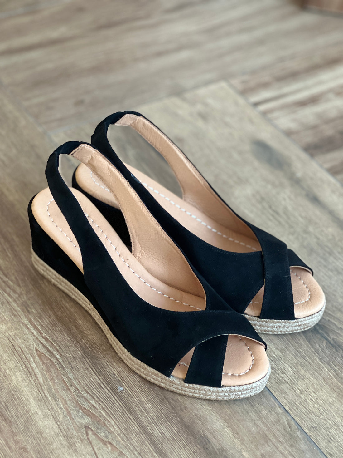 Alpargata de cuña piel puntera cruzada Provenza negro