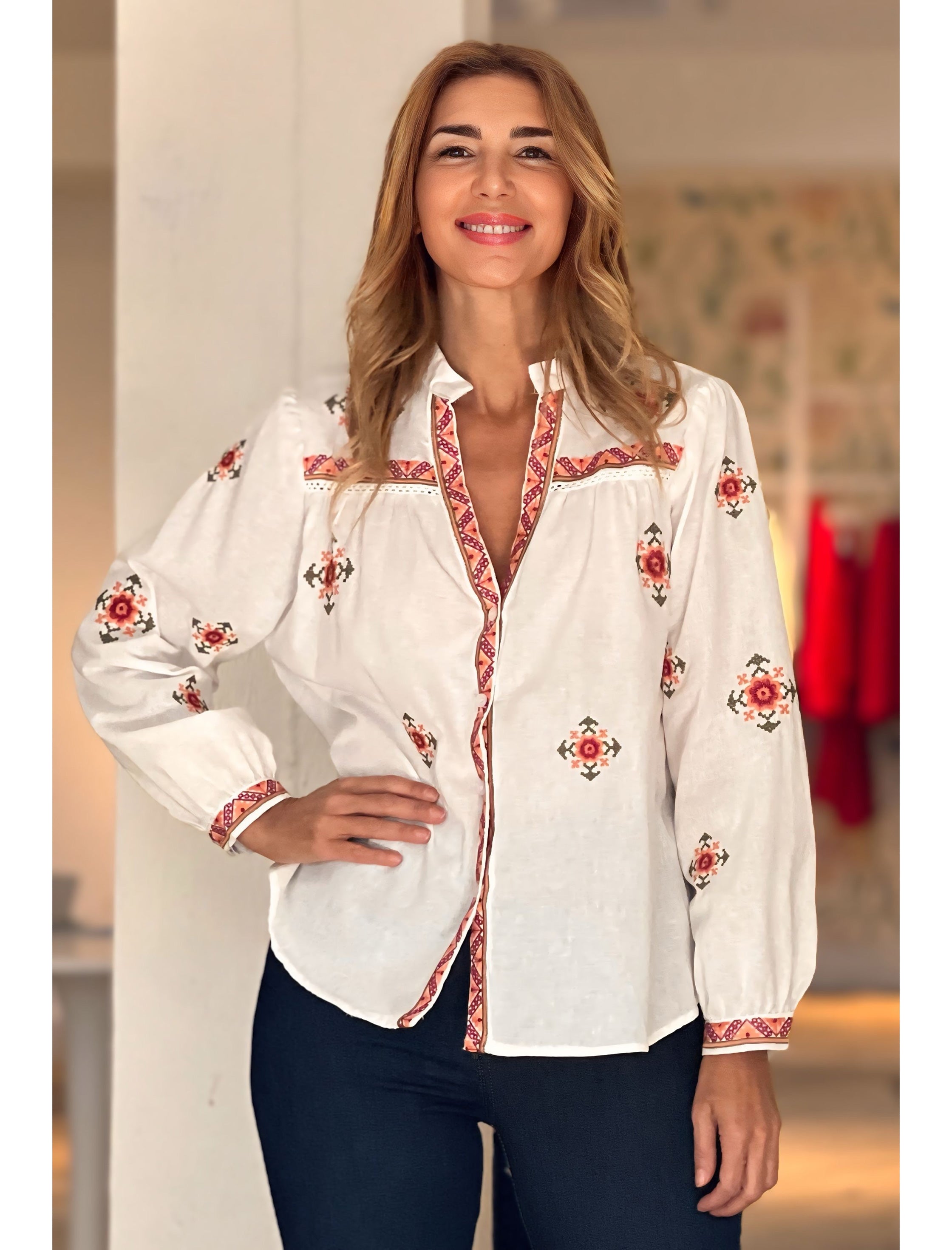 Camisa bordada coral
