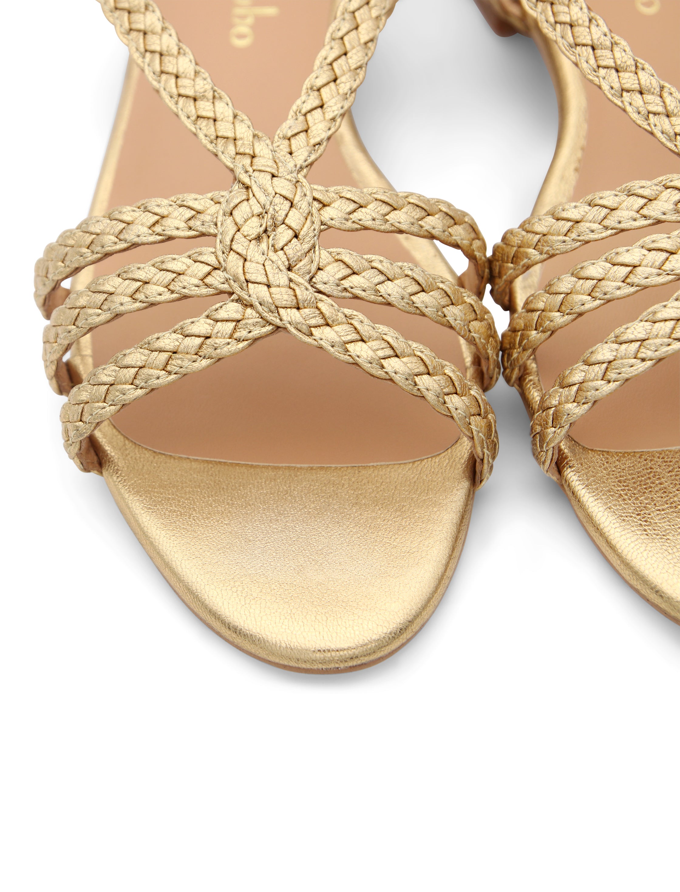 Sandalia trenzada dorada