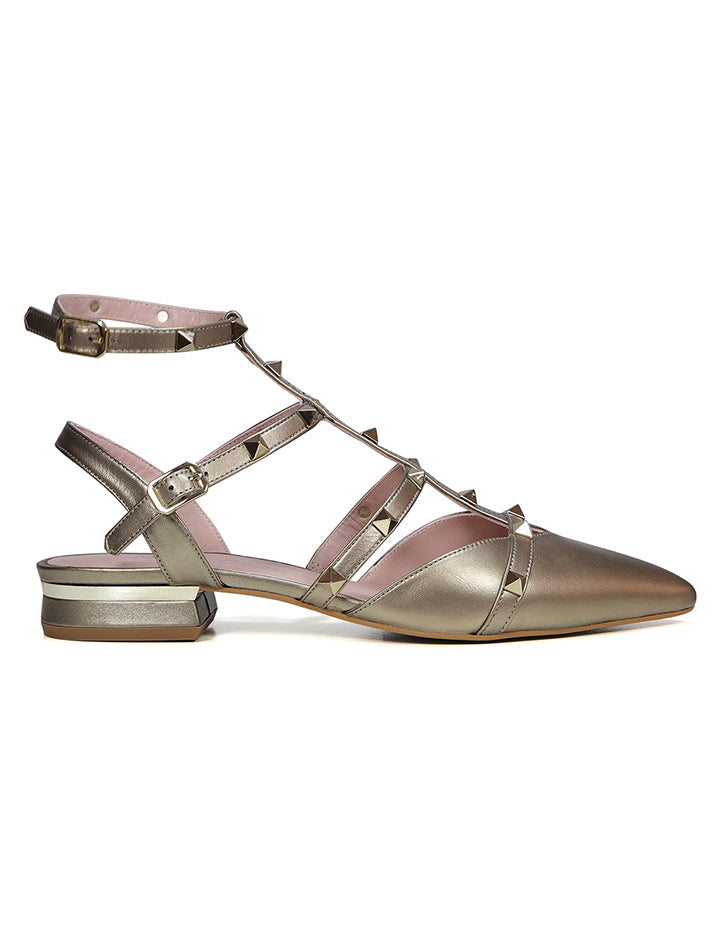 Incredible gold sandal