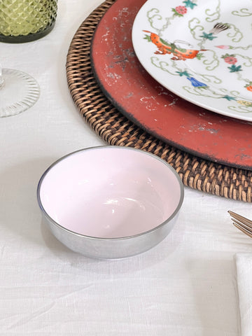 Round enamel bowl