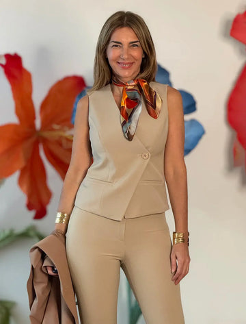 chaleco de mujer buganvilla sin mangas con cierre cruzado