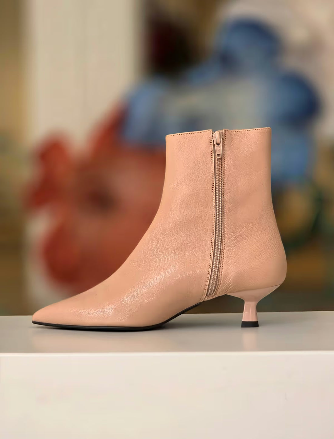 Botín ideal piel nude tacón bajo Jimena