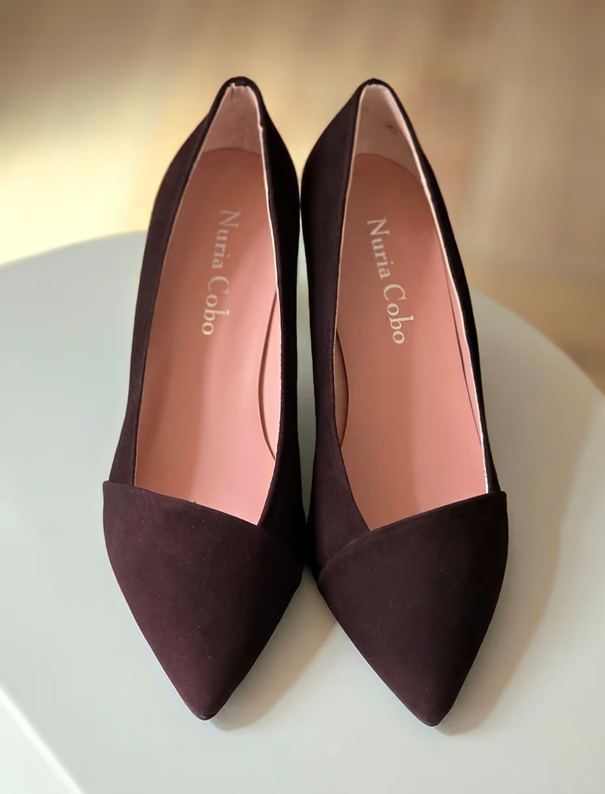 Zapato ante marrón tacón medio Aguamarina