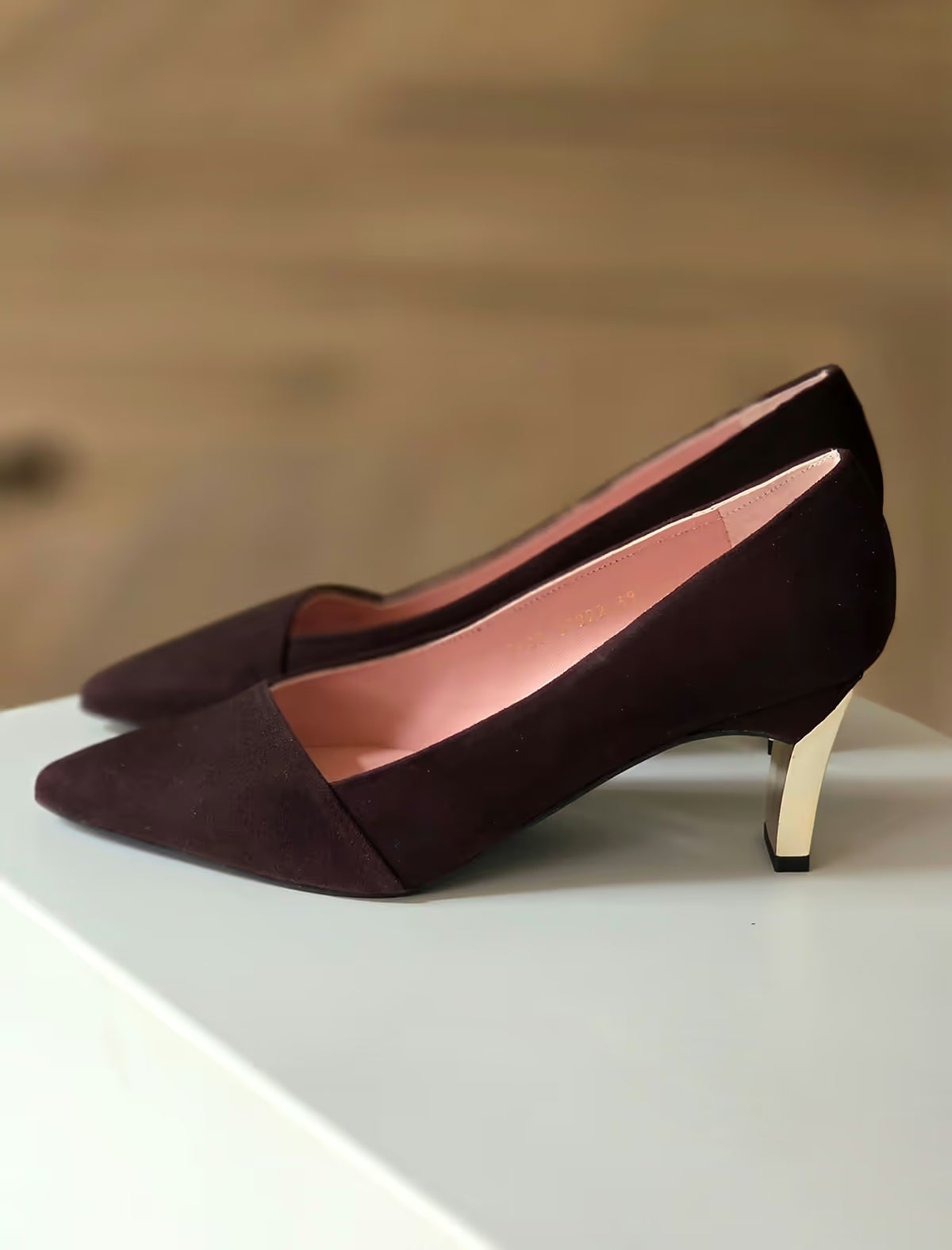 Zapato ante marrón tacón medio Aguamarina