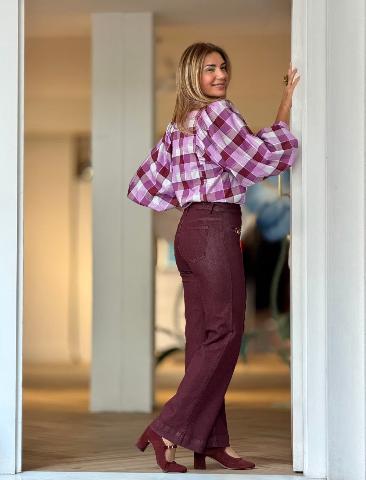 Pantalón vaquero burdeos especial