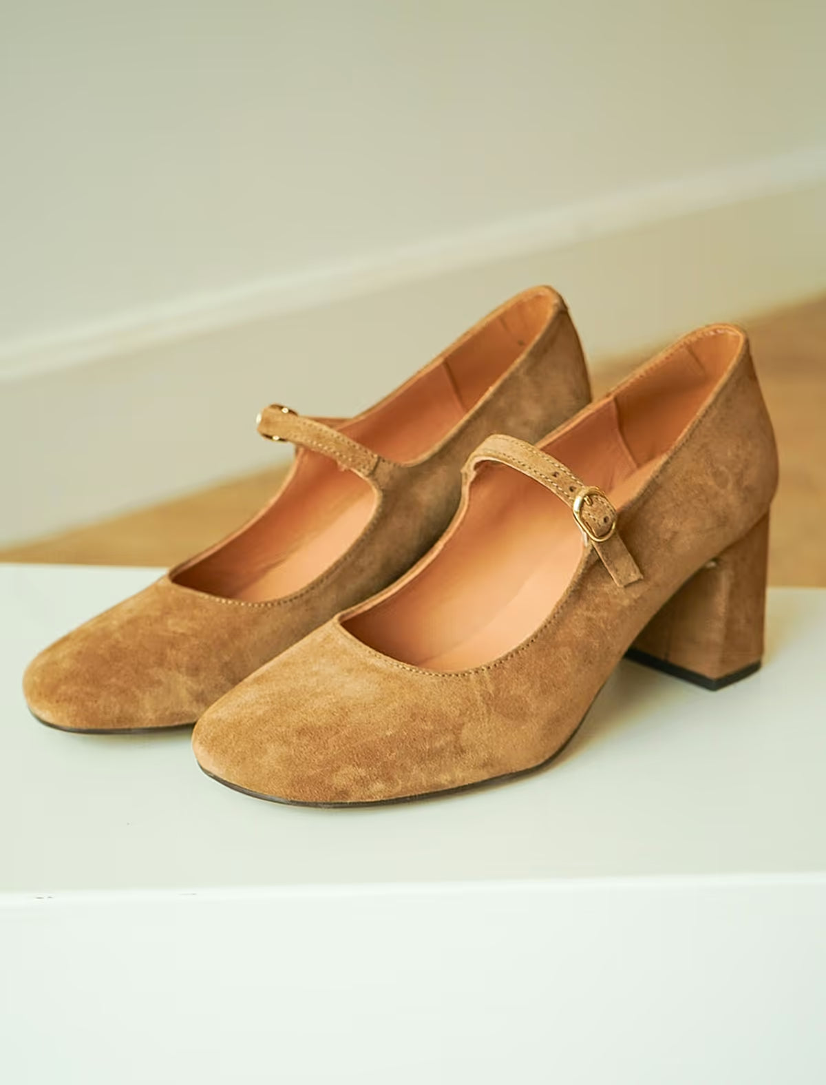 Mercedita bonita Camel