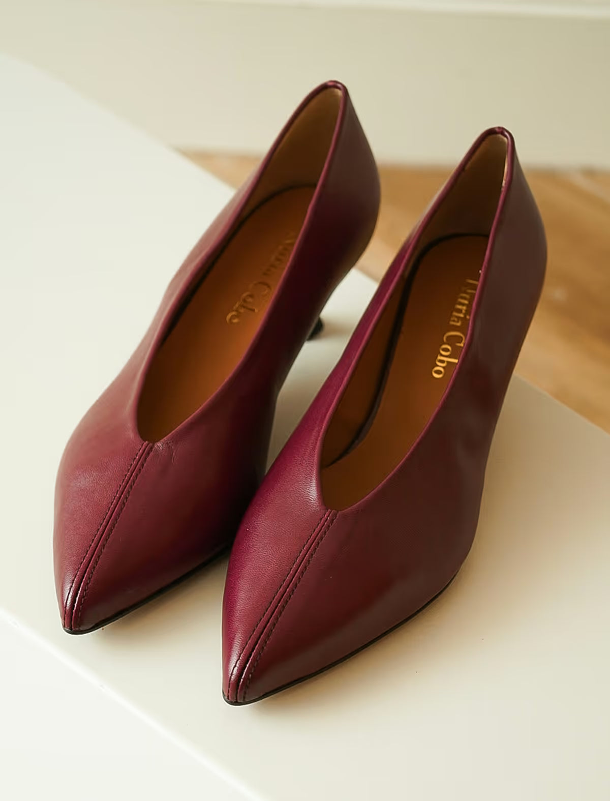 Zapato burdeos tacón medio Anna