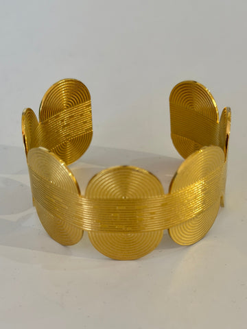 Brazalete dorado curves chic
