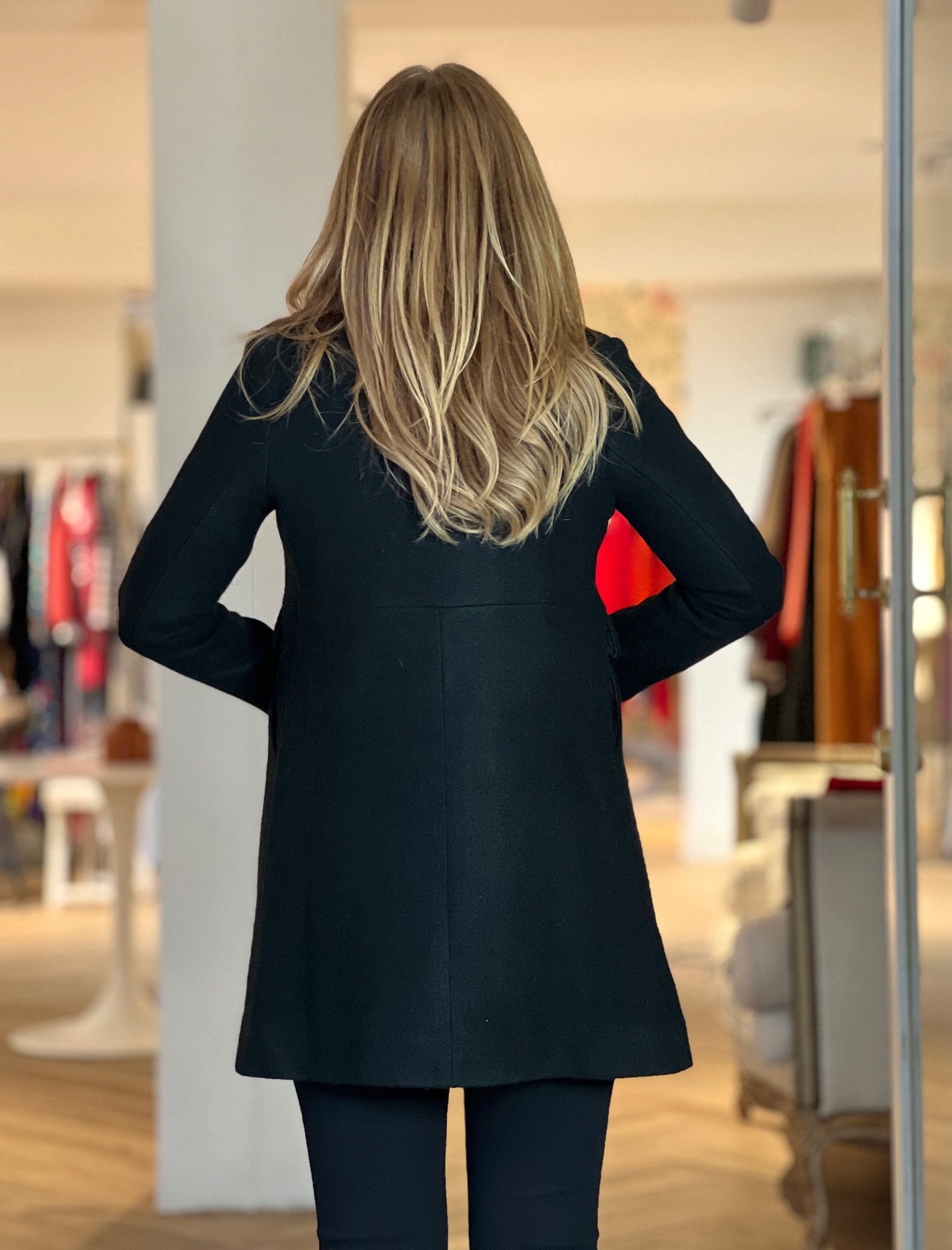 Abrigo ideal superfavorecedor negro