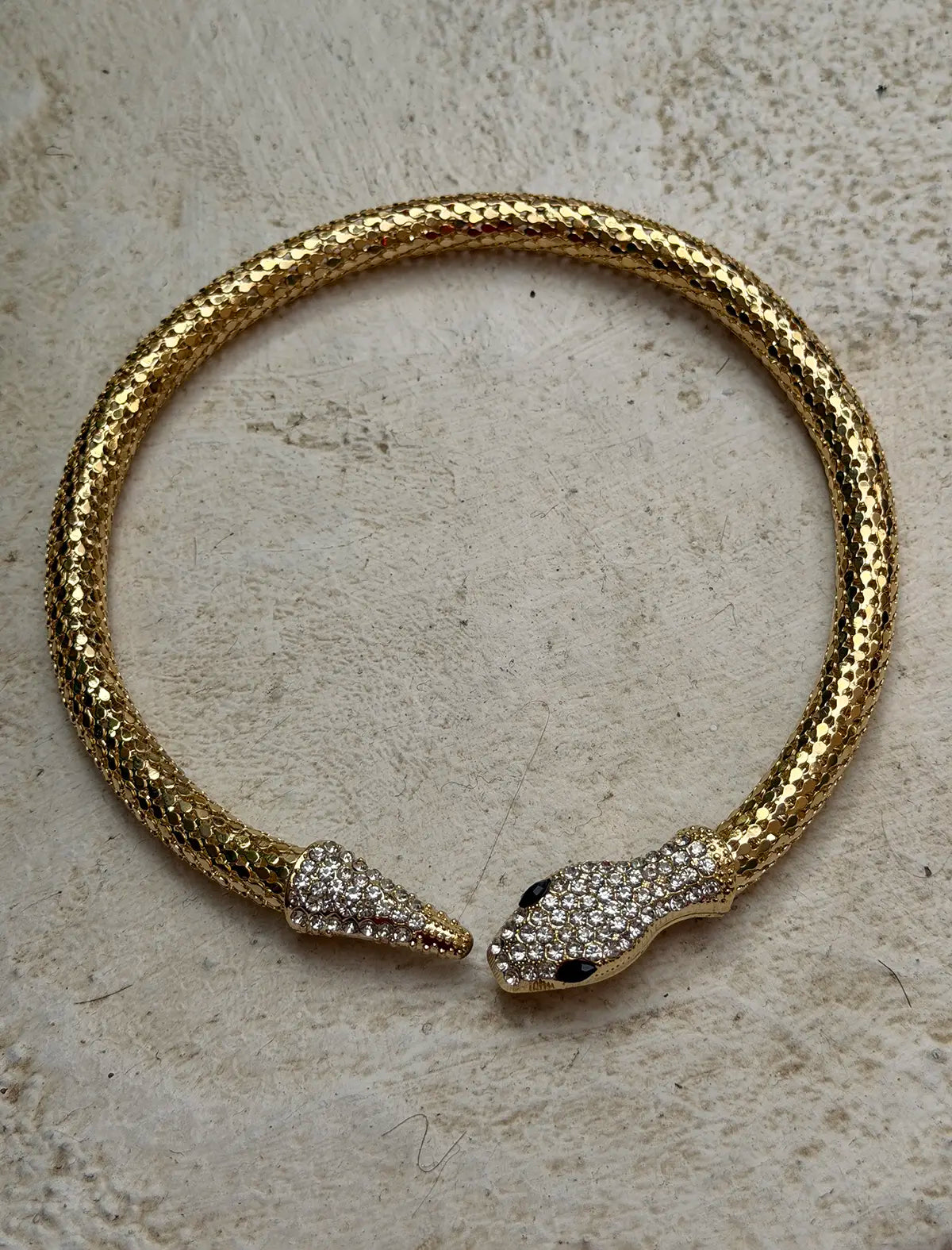 Gargantilla serpiente dorada