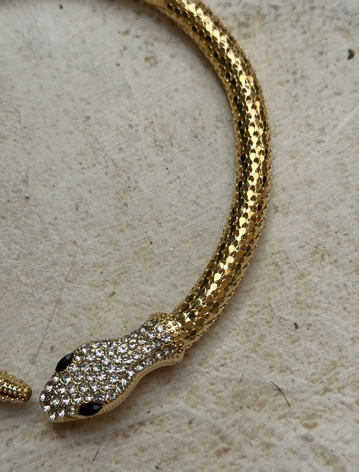 Gargantilla serpiente dorada