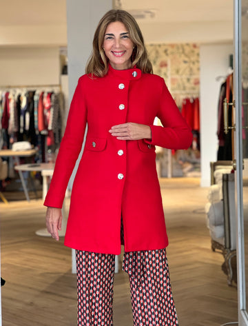 Abrigo ideal superfavorecedor rojo