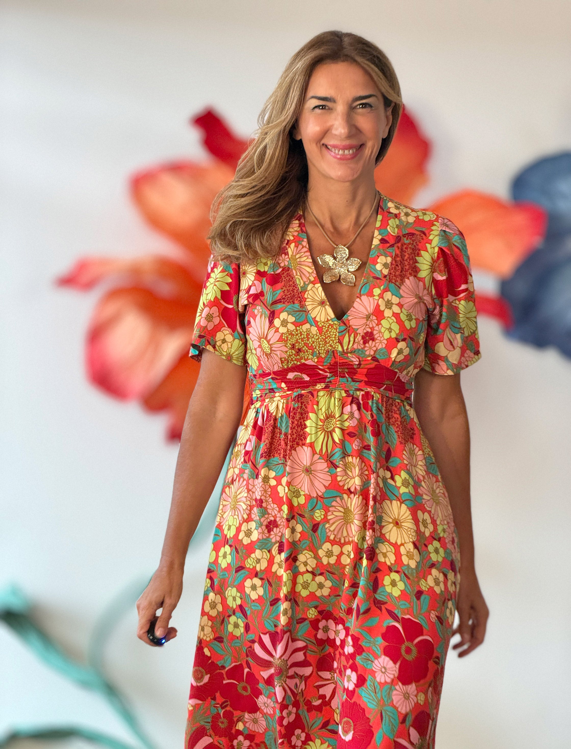 Collar flor dorada
