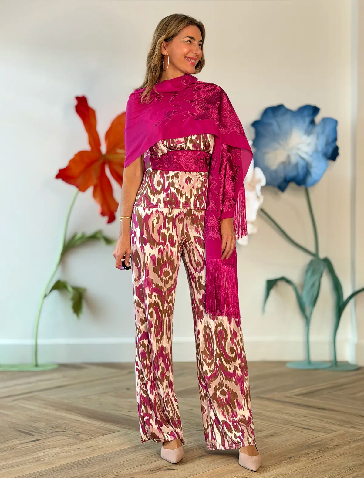 WONDERFUL EMBROIDERED BOOUGANVILLA SHAWL 