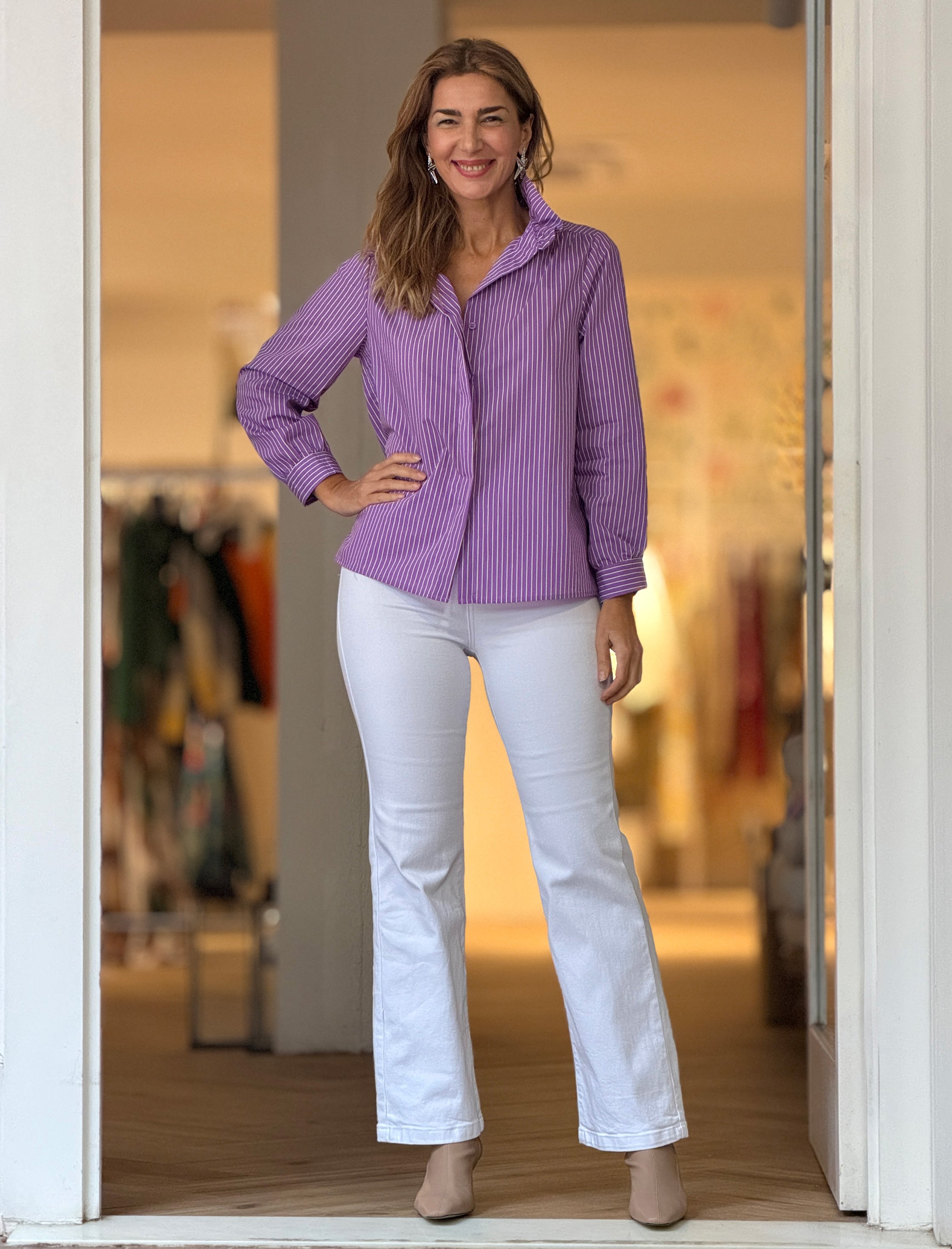 Pantalón vaquero blanco botones oro