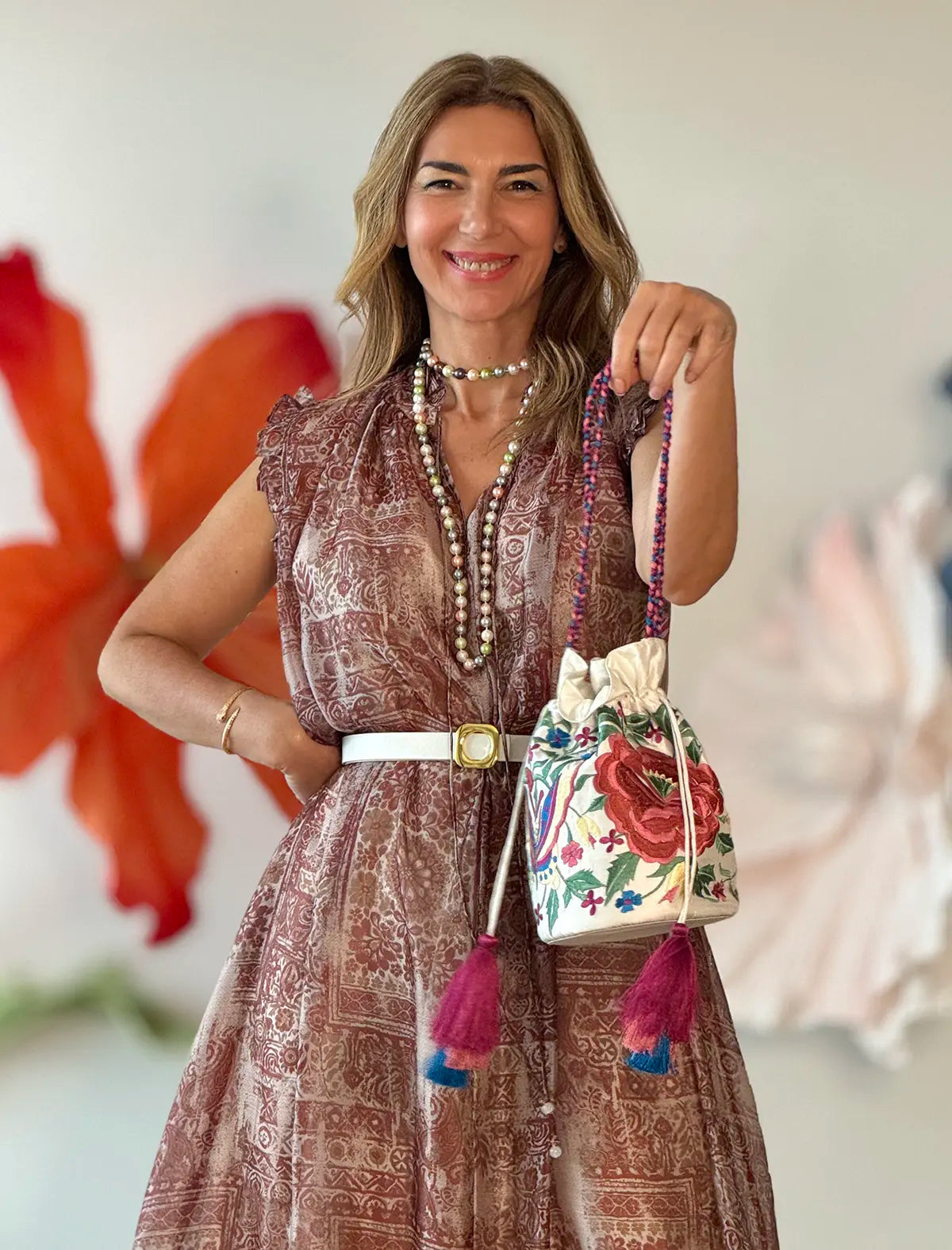 Bolso pochette seda bordada blanco