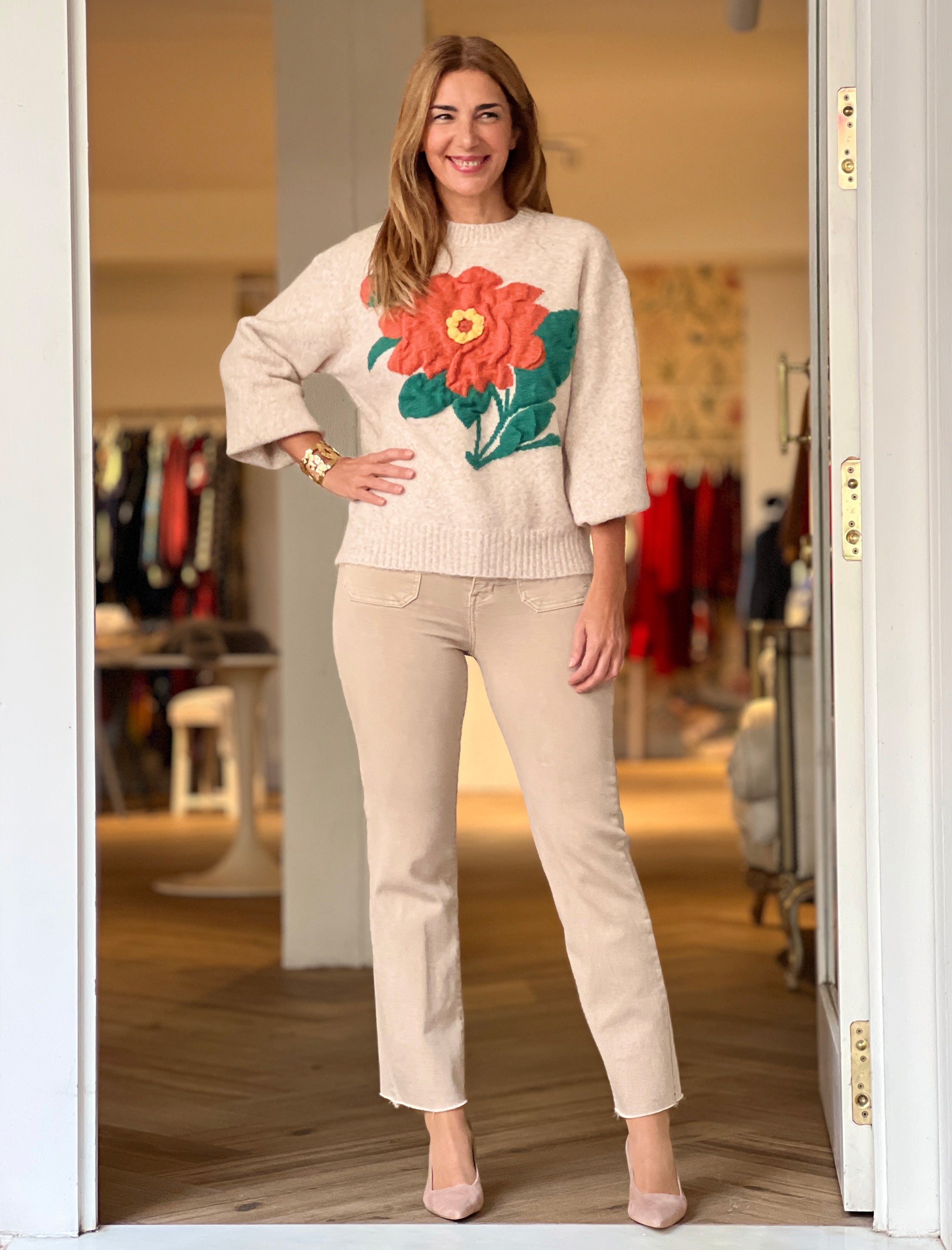 Pantalón vaquero beig bolsillos