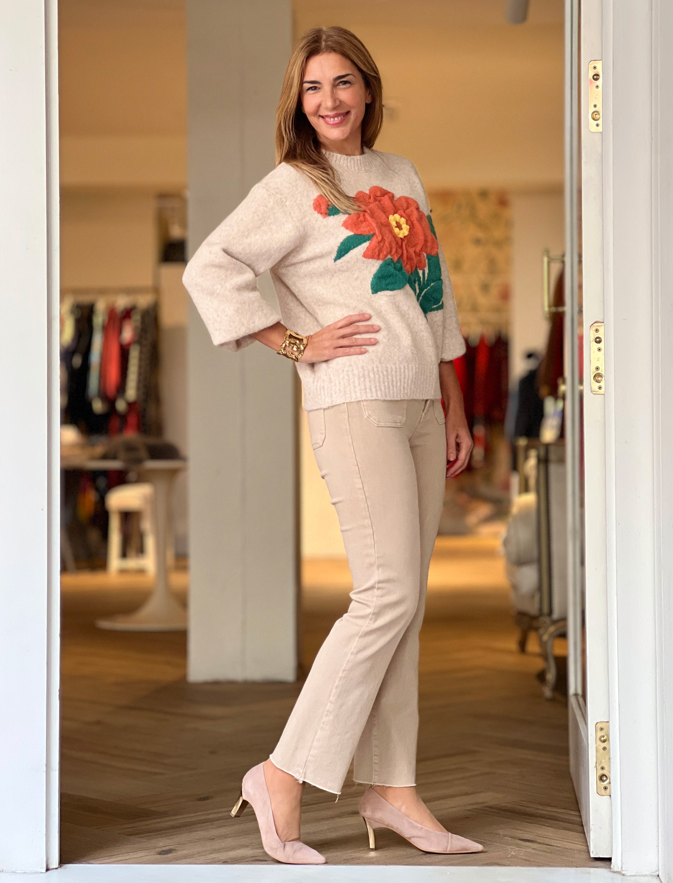 Pantalón vaquero beig bolsillos