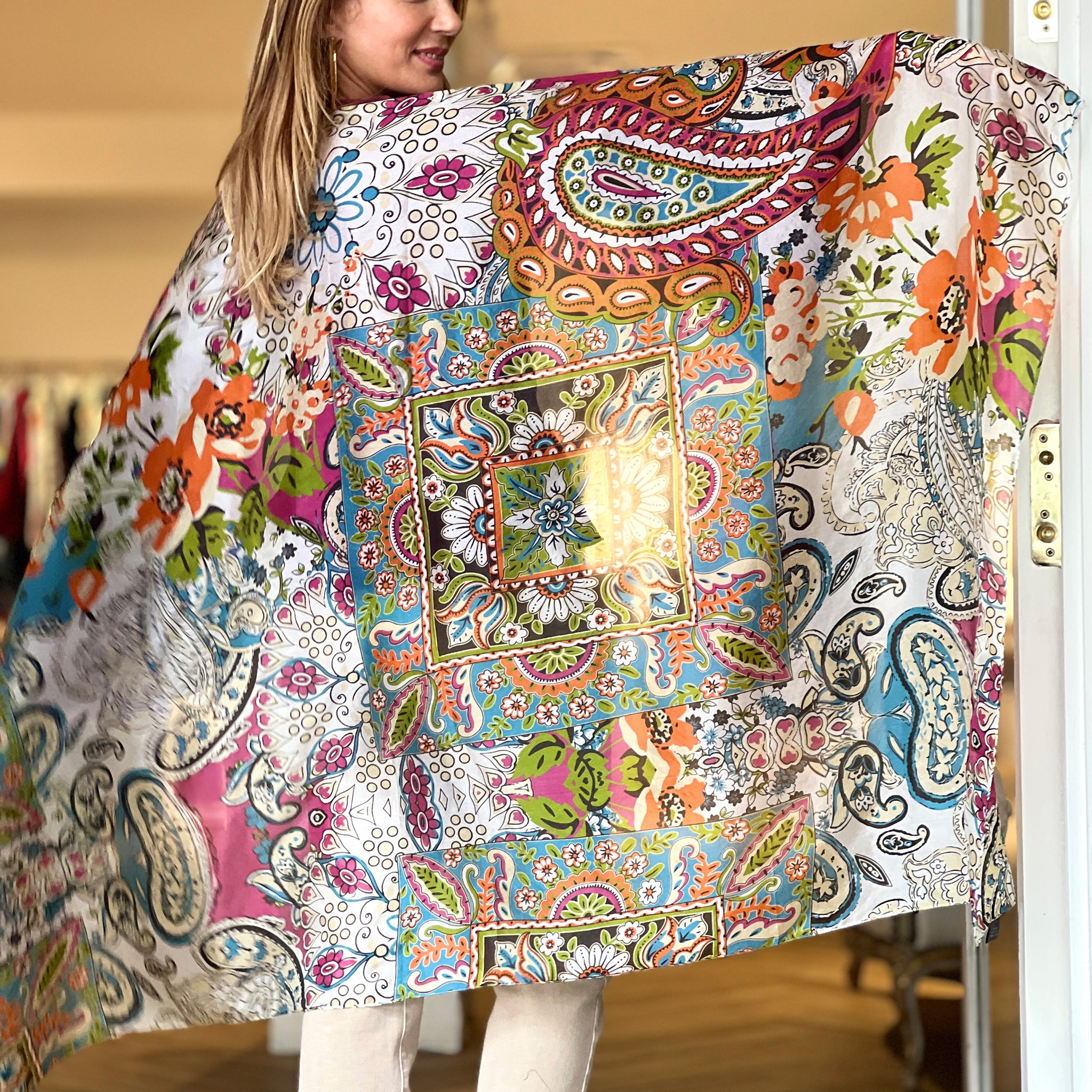 Pañuelo de seda floral