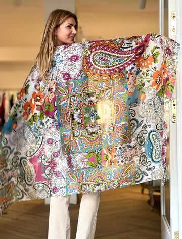 Pañuelo de seda floral