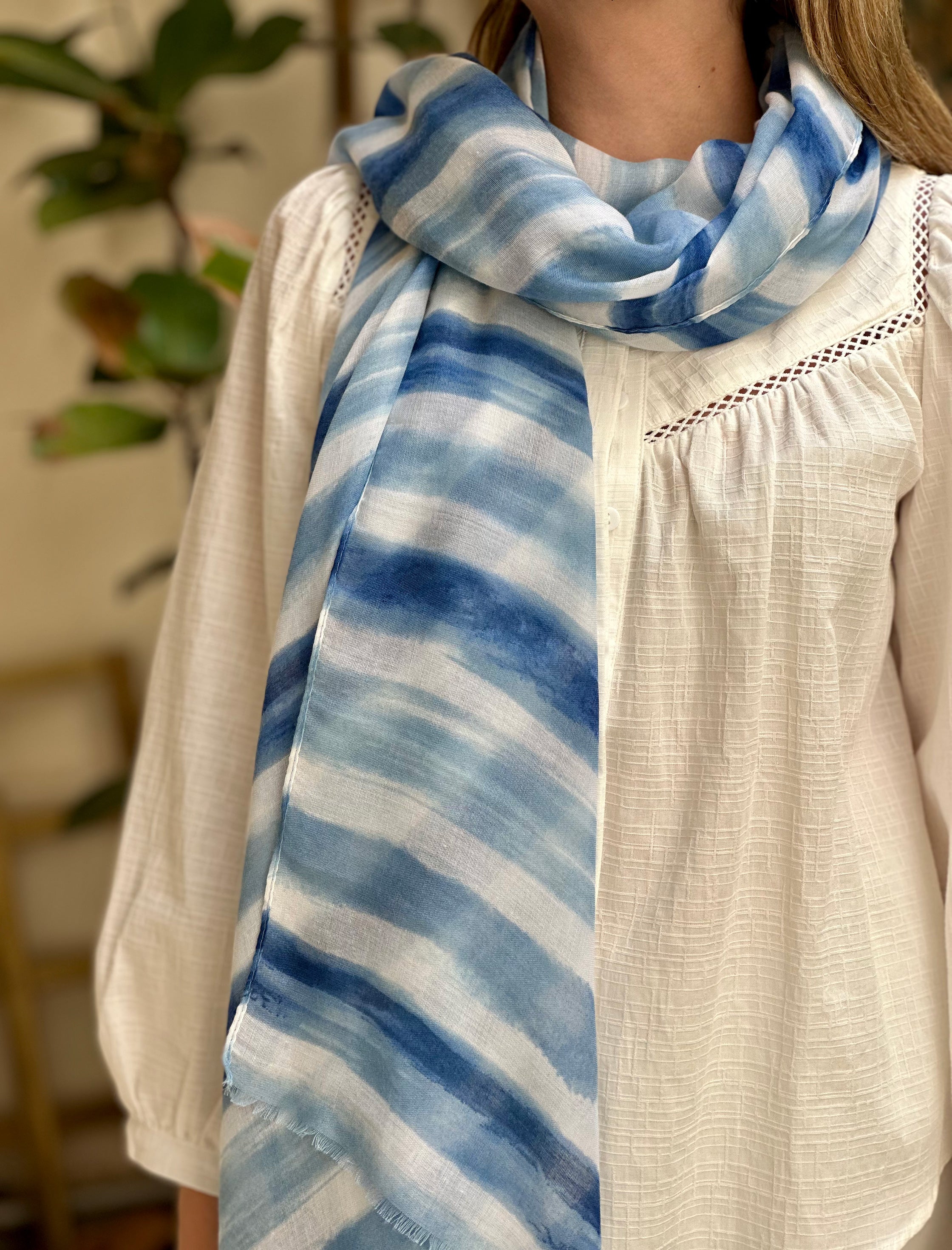 Pañuelo foulard soft de viscosa mar azul