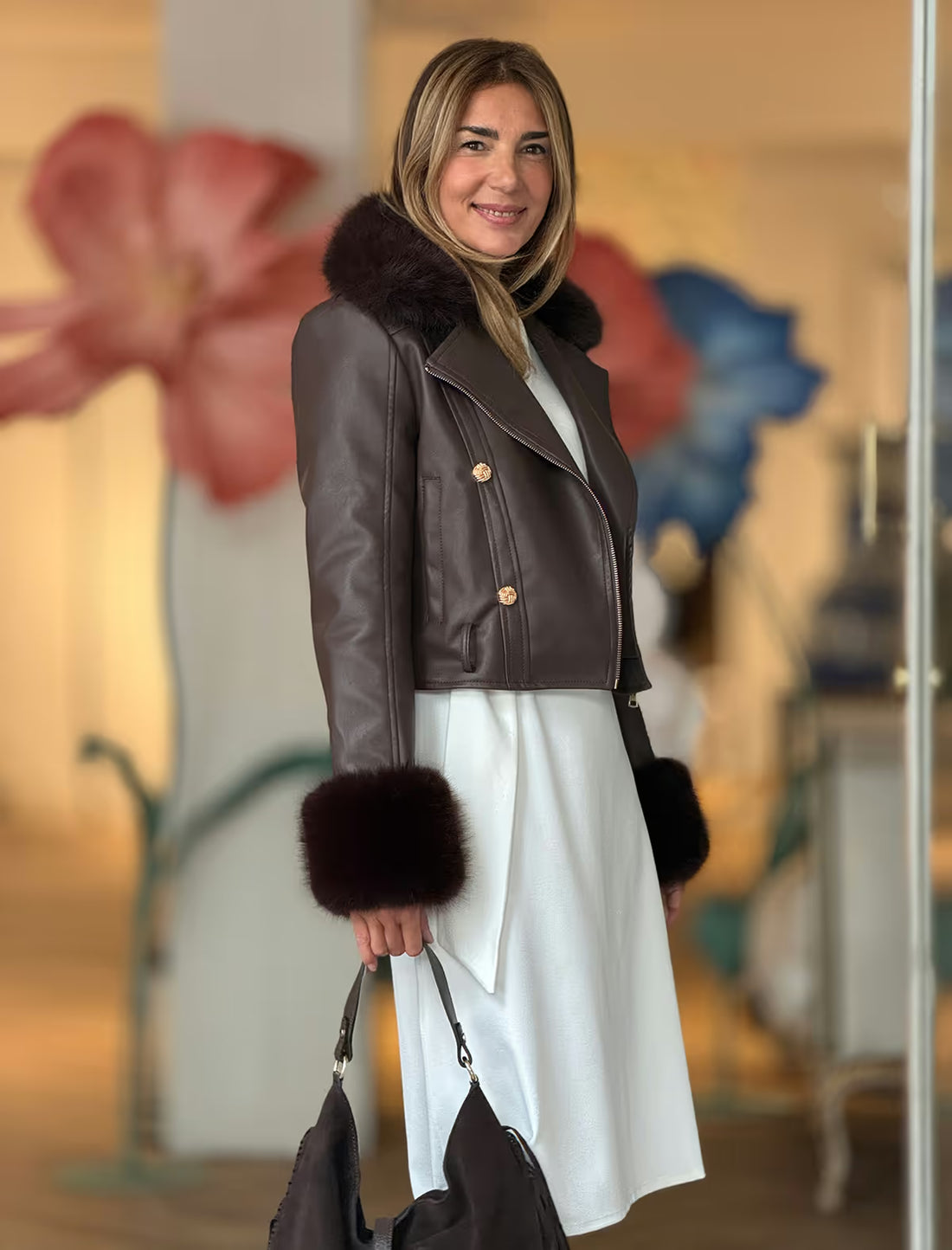 Chaqueta marrón cuello de pelo chic