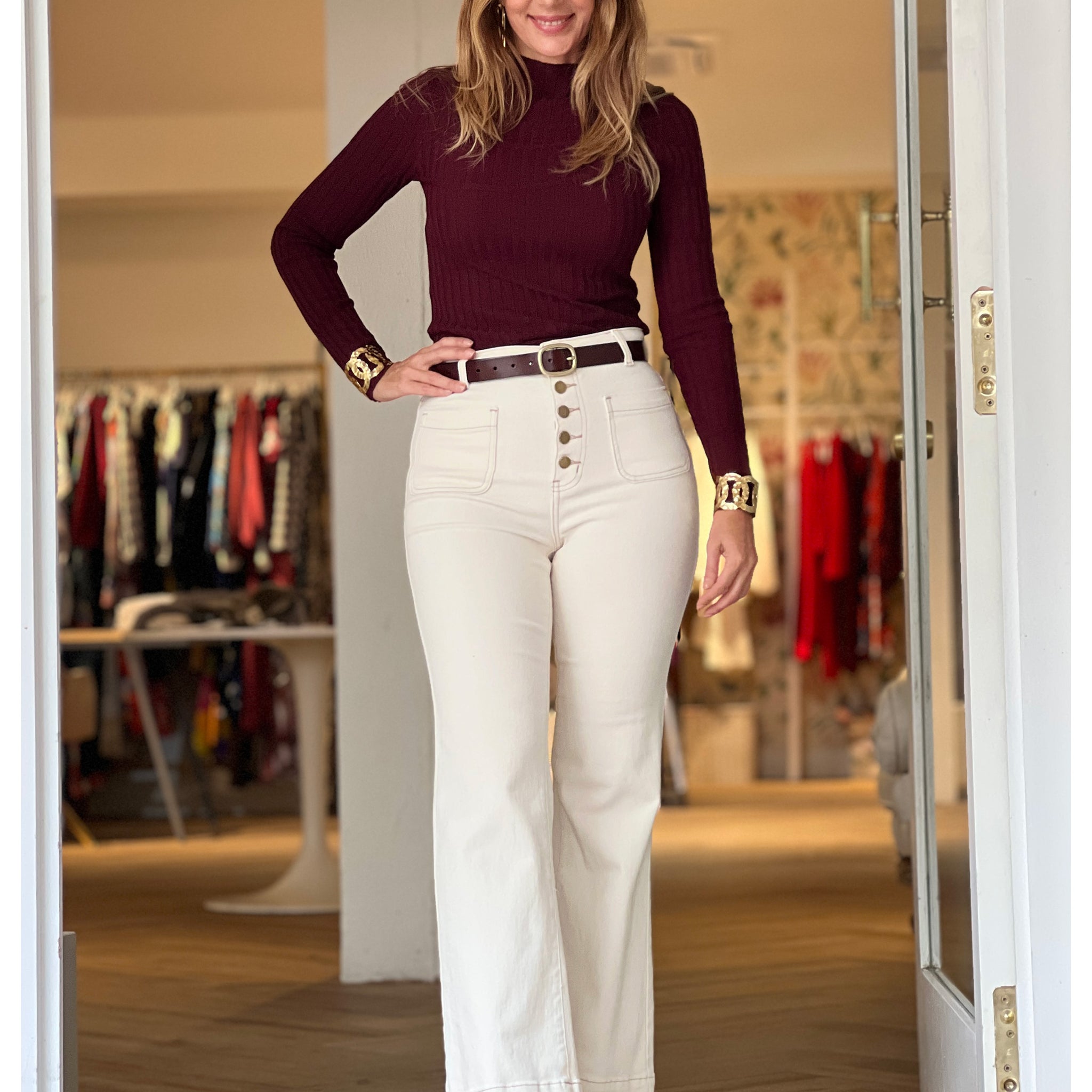 Jeans más bolsillos crema