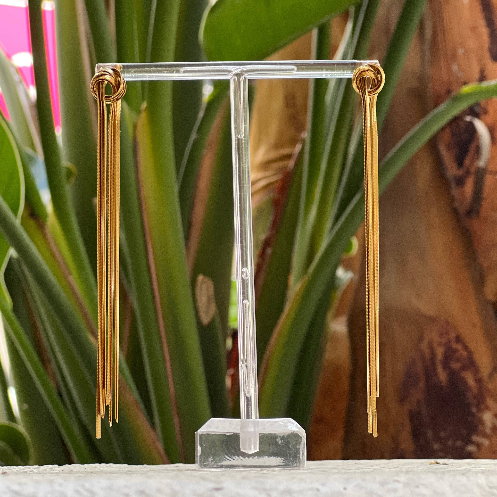 pendientes hilos dorados