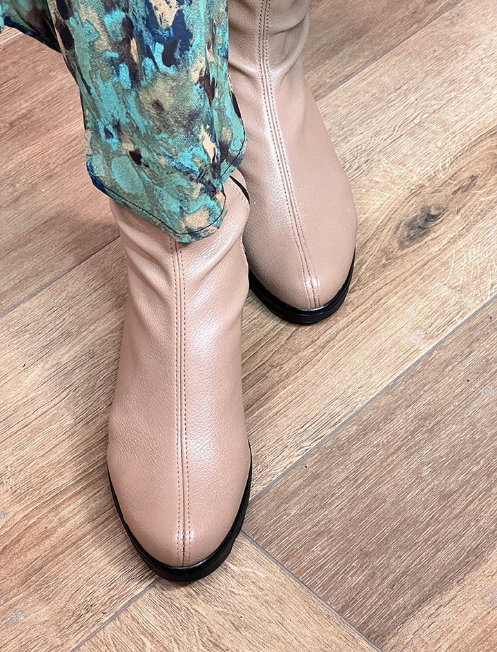 Bota Slow Grab. Taupe ULTIMO 6-9-0-41