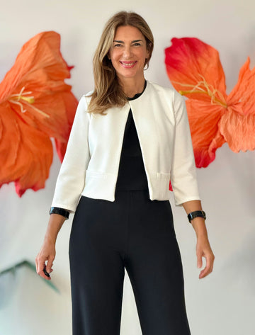 Chic short white piqué jacket