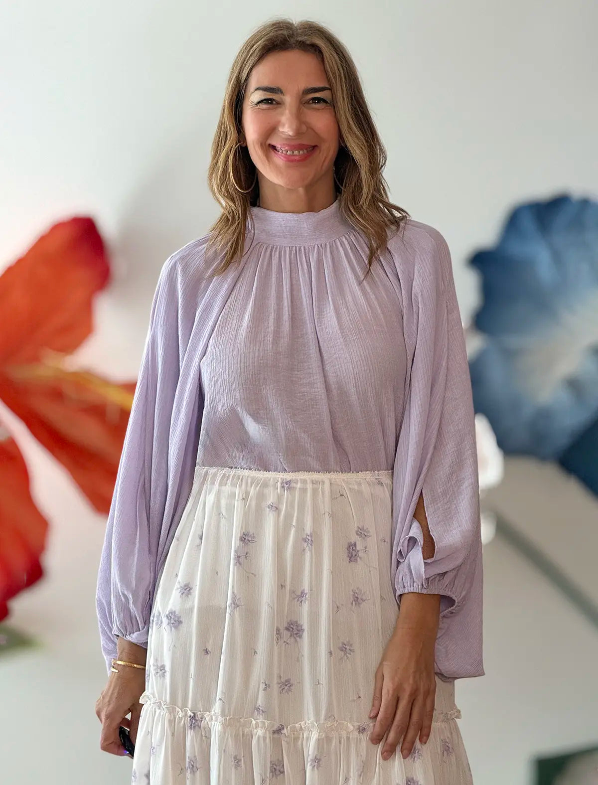 Camisa lila con lazada ideal