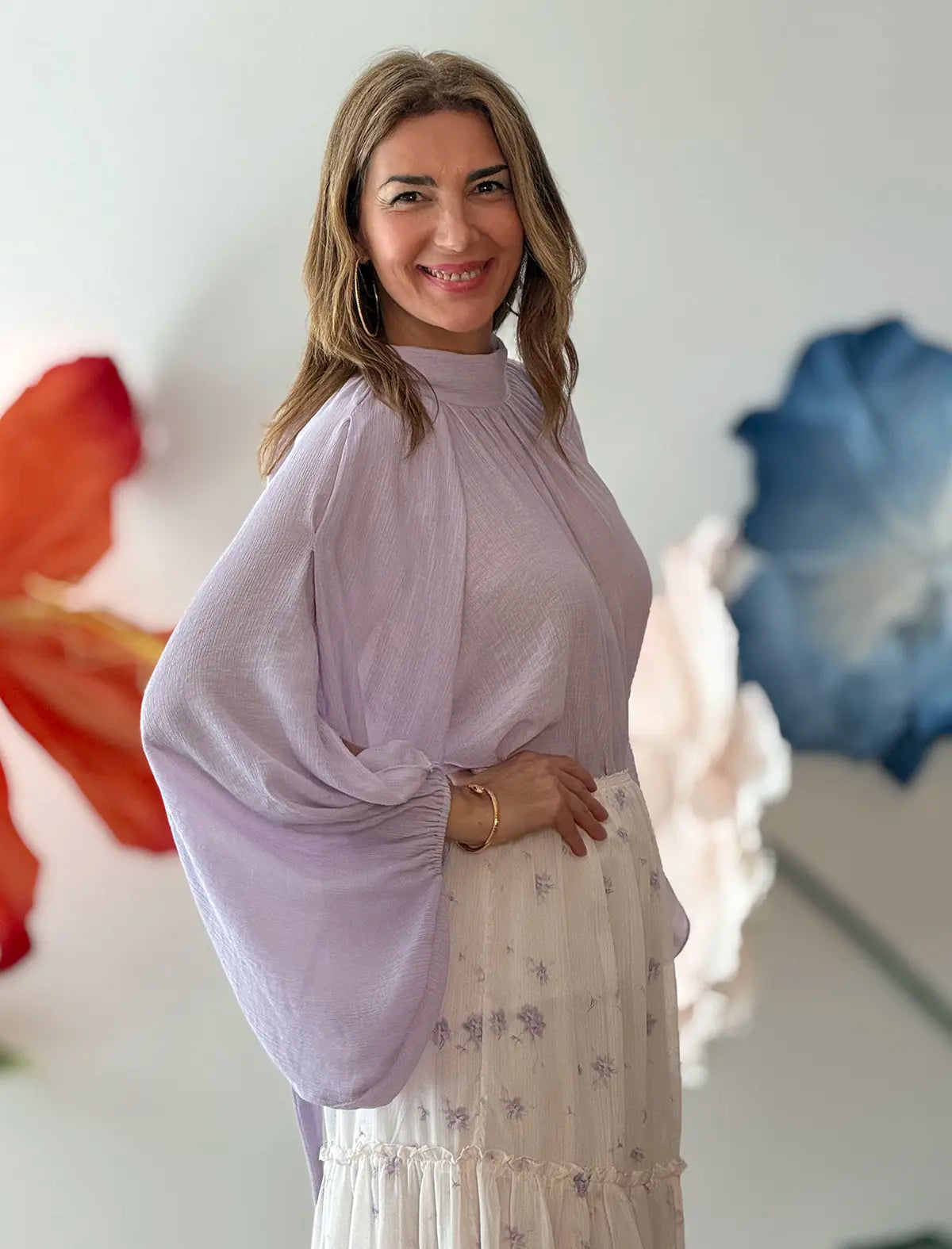 Camisa lila con lazada ideal