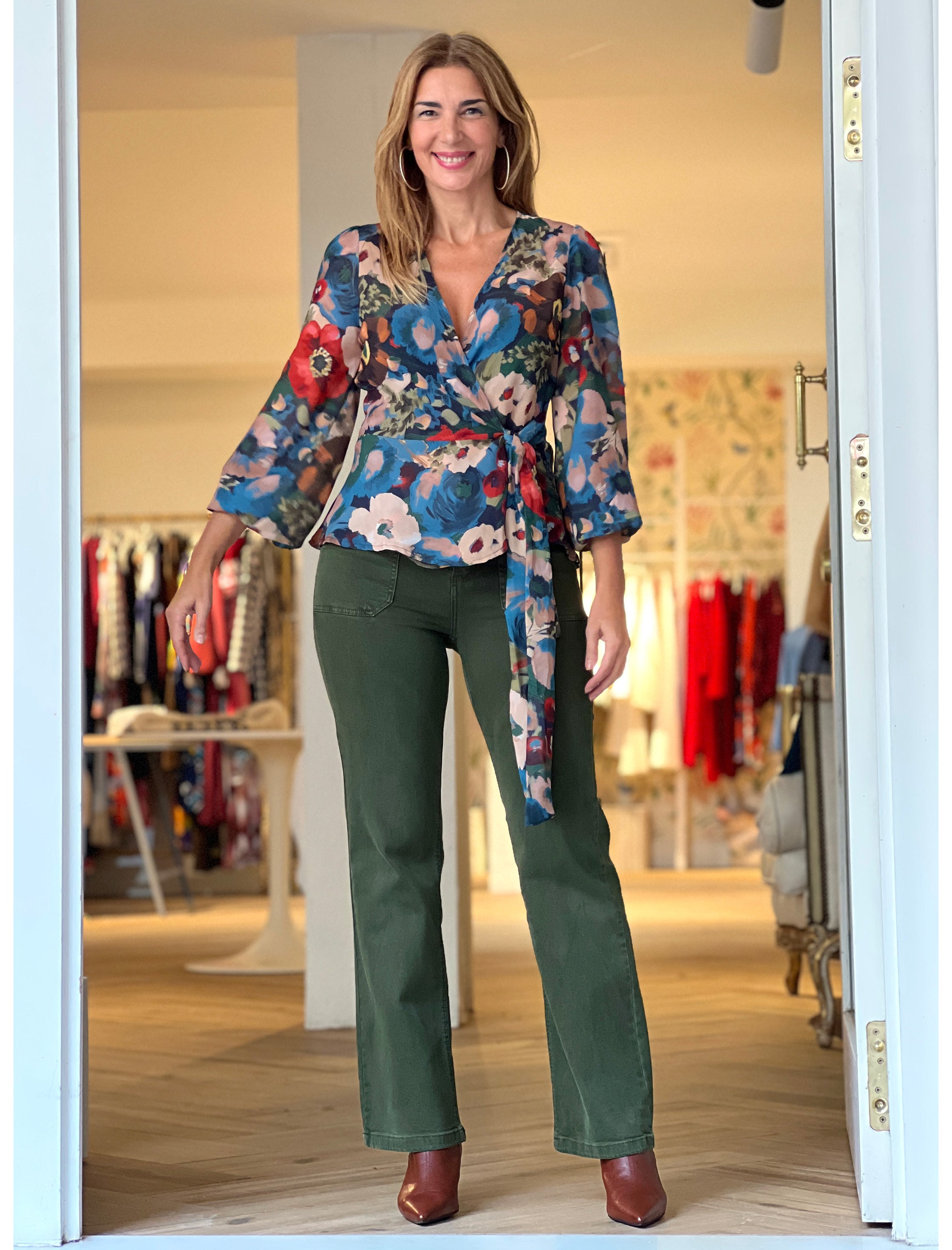 Camisa cruzada fluida flores